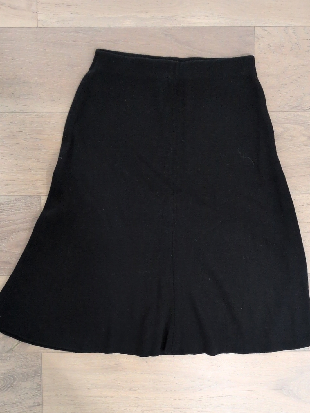 Zara Black A-Line Midi Skirt with Gentle Flare